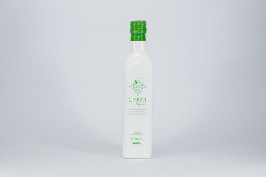 Botella CIERZO de aceite de oliva virgen extra Arbara sobre fondo blanco